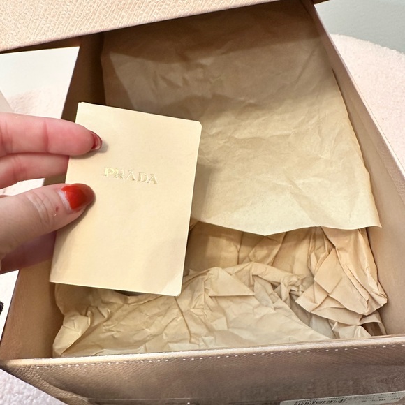 Authentic Prada cap toe heels - Picture 7 of 9